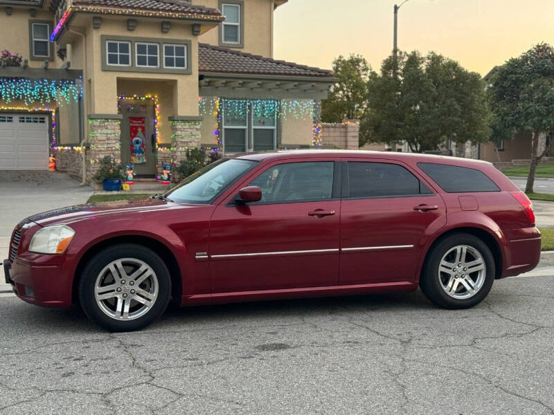 2005 Dodge Magnum R/T photo 4