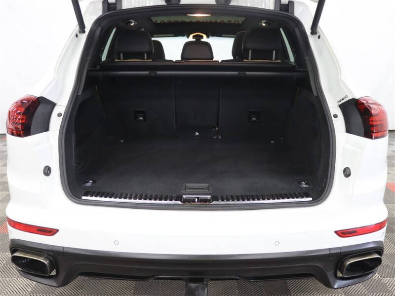 2018 Porsche Cayenne Platinum Edition