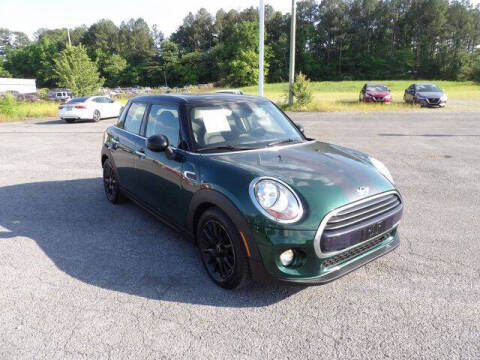 2017 MINI Hardtop 4 Door Cooper