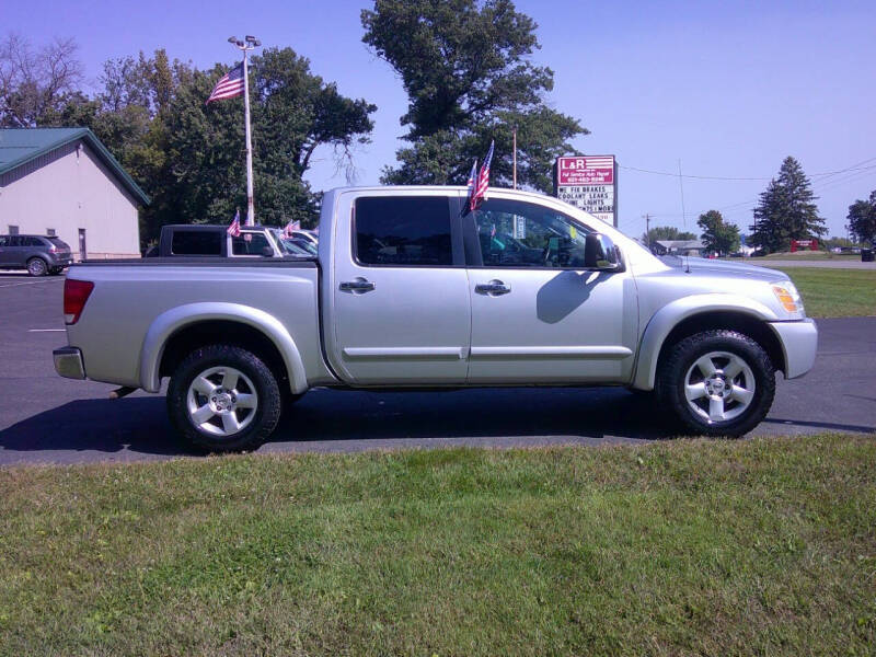 2004 Nissan Titan SE photo 5