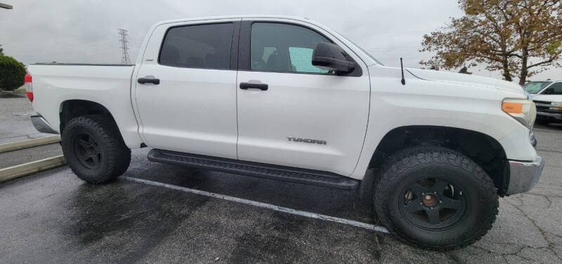 2017 Toyota Tundra SR5