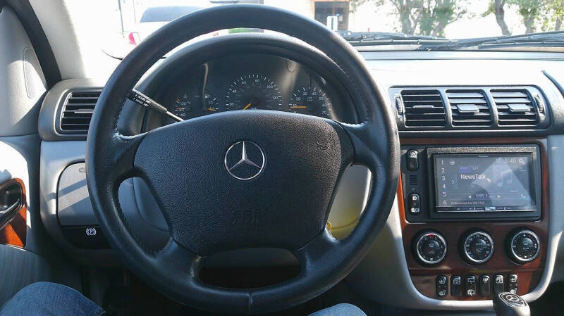 2002 Mercedes-Benz M-Class ML 320
