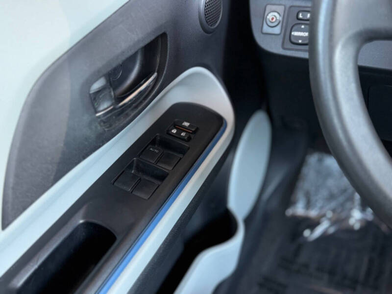 2013 Toyota Prius c Three