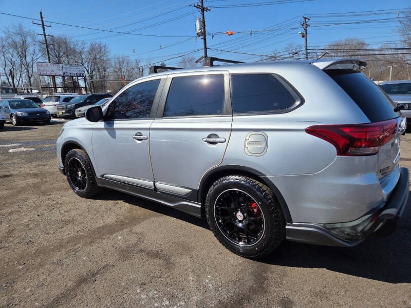 2016 Mitsubishi Outlander SE