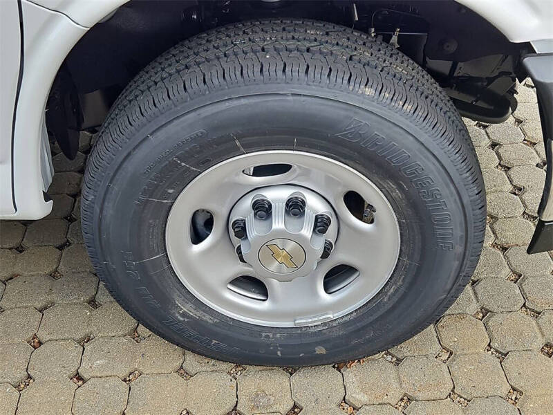 2025 Chevrolet Express 2500