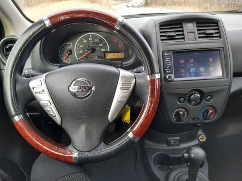 2019 Nissan Versa S Plus