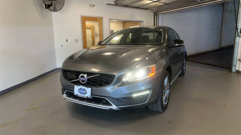 2017 Volvo S60 Cross Country T5 Platinum