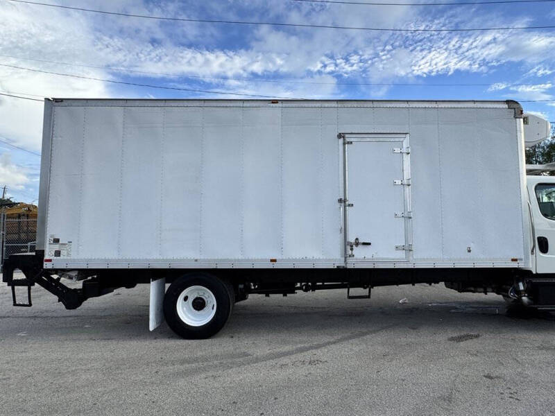 2016 Freightliner M2 106