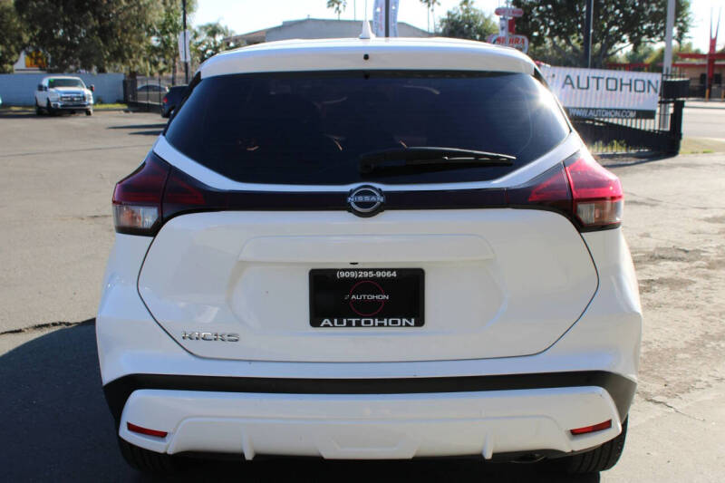 2023 Nissan Kicks S