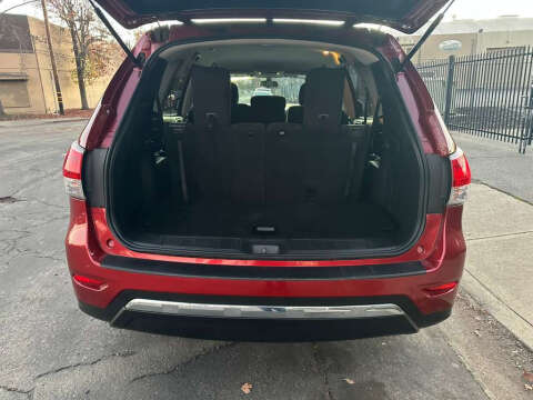 2016 Nissan Pathfinder SV