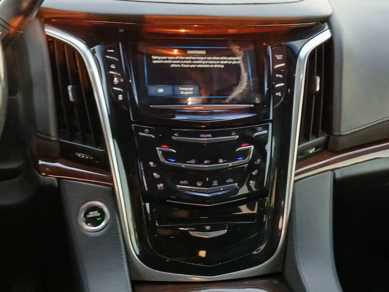 2019 Cadillac Escalade Standard