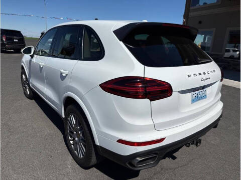 2017 Porsche Cayenne Platinum Edition