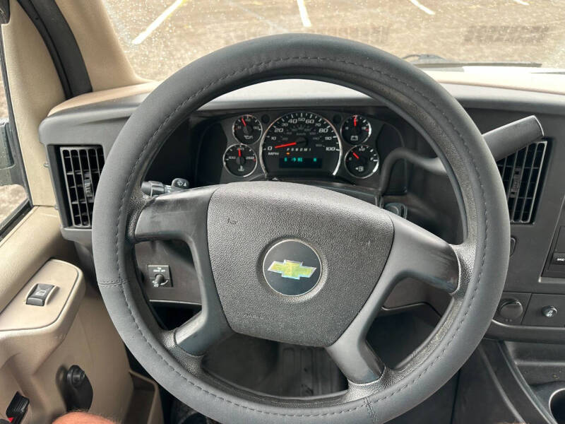 2012 Chevrolet Express Cargo Work Van - Photo 18