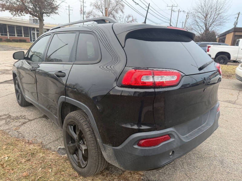2016 Jeep Cherokee Sport