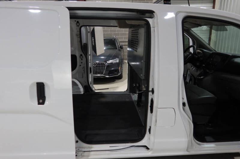 2021 Nissan NV200 SV