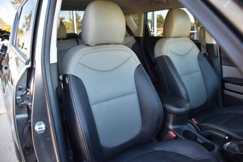 2016 Kia Soul +