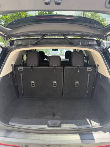 2022 Nissan Pathfinder SV