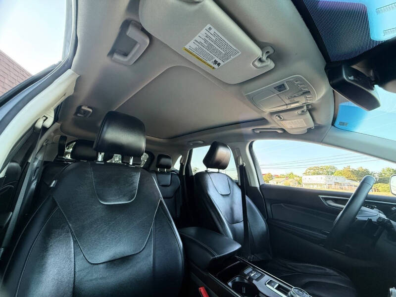 2020 Ford Edge Titanium