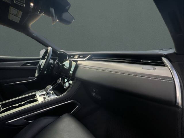 2025 Jaguar F-PACE P250 R-Dynamic S