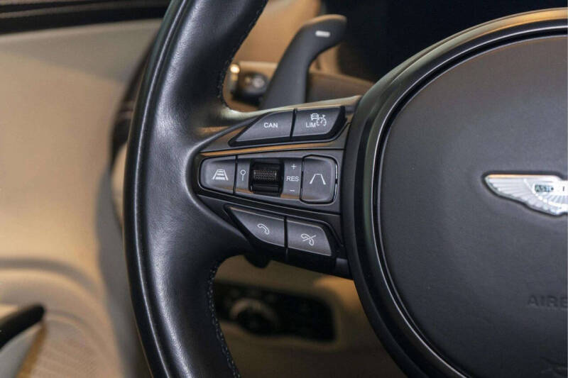 2024 Aston Martin DBX