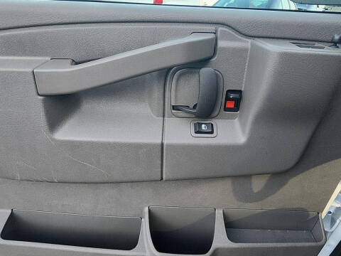 2025 Chevrolet Express LT 3500