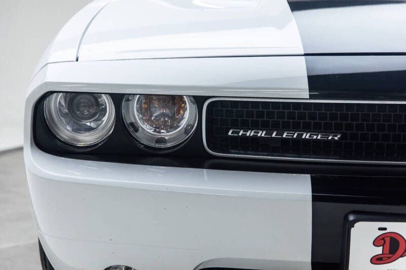 2012 Dodge Challenger SRT8 - Photo 26
