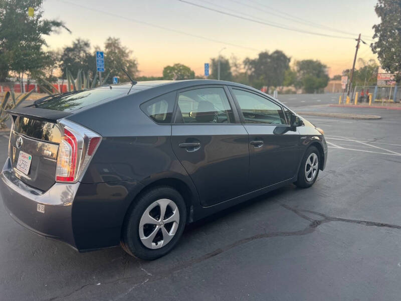 2012 Toyota Prius Two