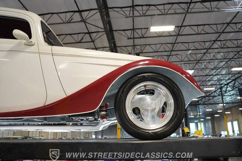 1933 Ford Victoria