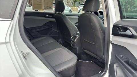 2023 Volkswagen Taos SE 4Motion