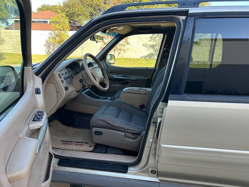 2002 Ford Explorer Sport Trac Value