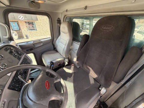 2013 Peterbilt Tri/A 367 8x4