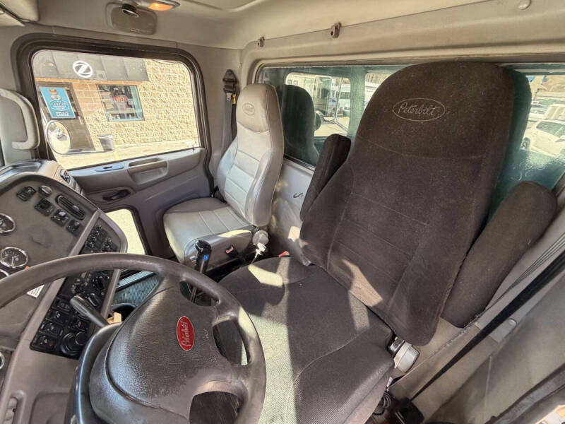 2013 Peterbilt Tri/A 367 8x4