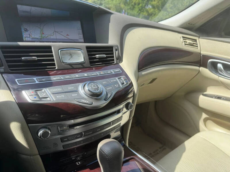 2016 Infiniti Q70L 3.7