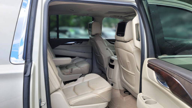 2015 Cadillac Escalade ESV Luxury