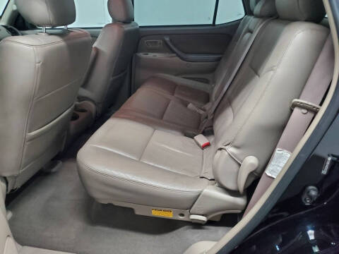 2005 Toyota Sequoia SR5