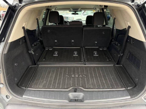 2022 Nissan Pathfinder SV