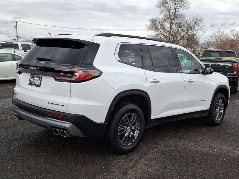 2025 GMC Acadia Elevation