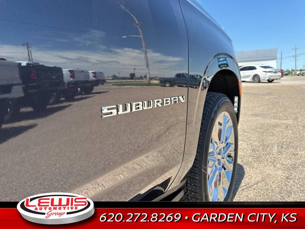 2024 Chevrolet Suburban for sale at Lewis Chevrolet of Garden City in Garden City, KS