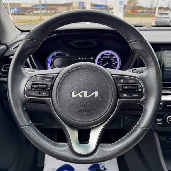 2022 Kia Niro LXS
