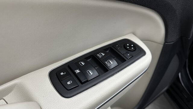 2021 Chrysler 300 Touring L