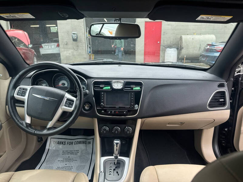 2011 Chrysler 200 Limited