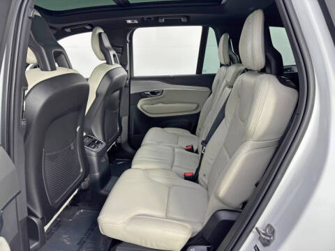 2022 Volvo XC90 Recharge T8 R-Design