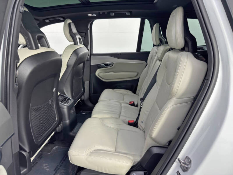 2022 Volvo XC90 Recharge T8 R-Design