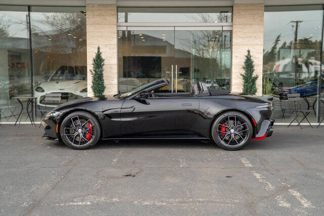 2021 Aston Martin Vantage 32