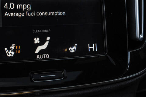 2021 Volvo XC40 T4 R-Design