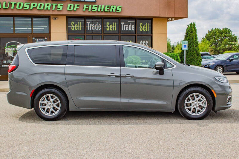 2023 Chrysler Pacifica Touring L