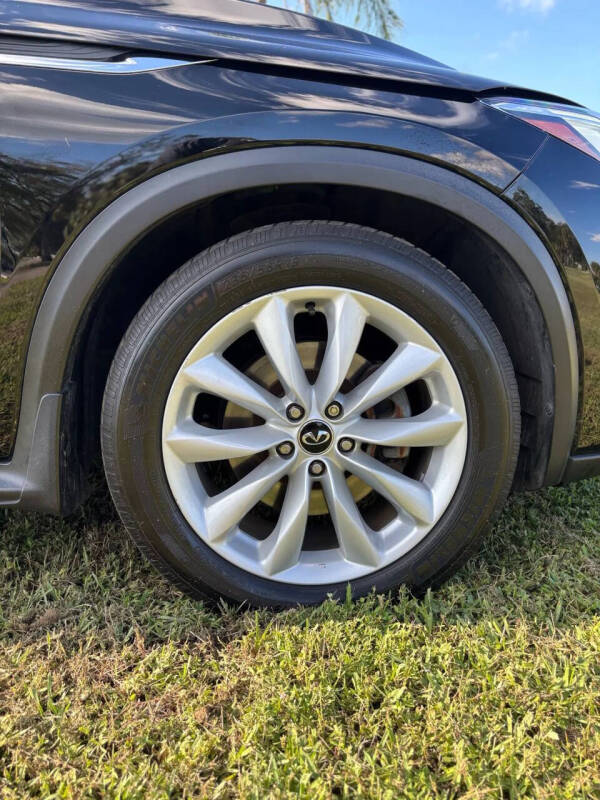 2019 Infiniti QX50 Essential