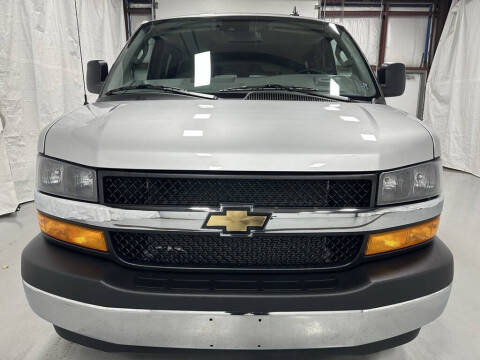 2025 Chevrolet Express LT 3500