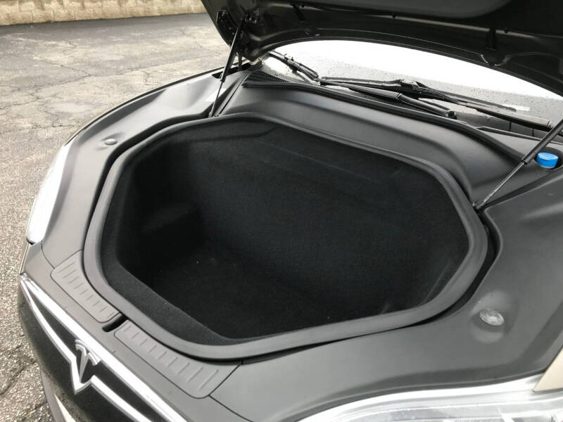 2015 Tesla Model S 70D
