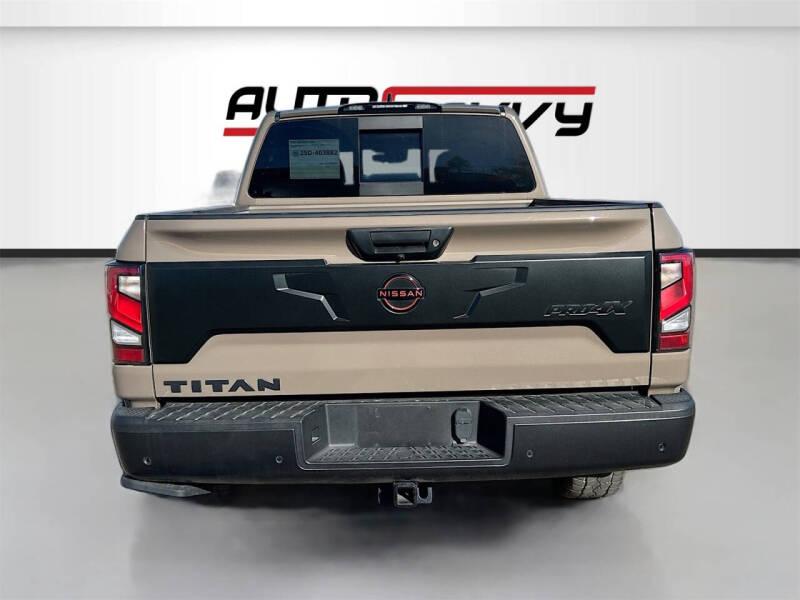 2023 Nissan Titan